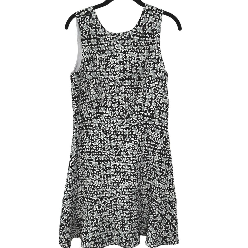 BANANA REPUBLIC Fit & Flare Dress Women 8 Black Floral Sleeveless‎ Mini - Picture 2 of 9